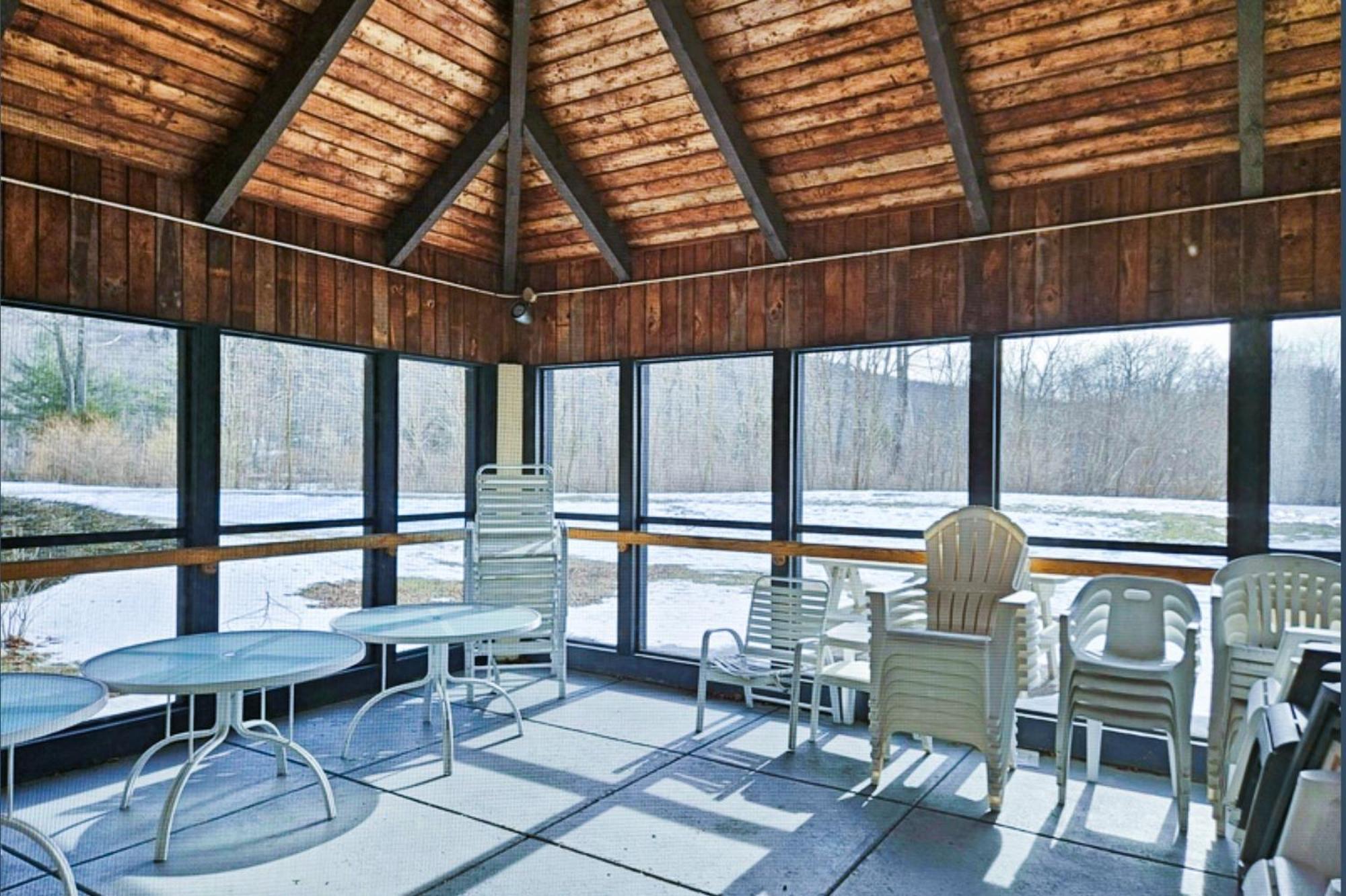 The Lincoln Studio At Rivergreen Exterior photo